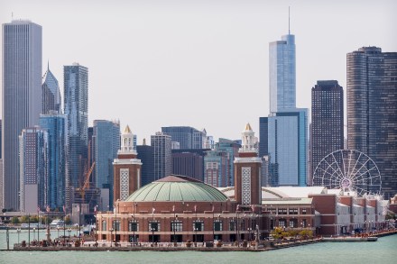navy-pier-2740121_1920